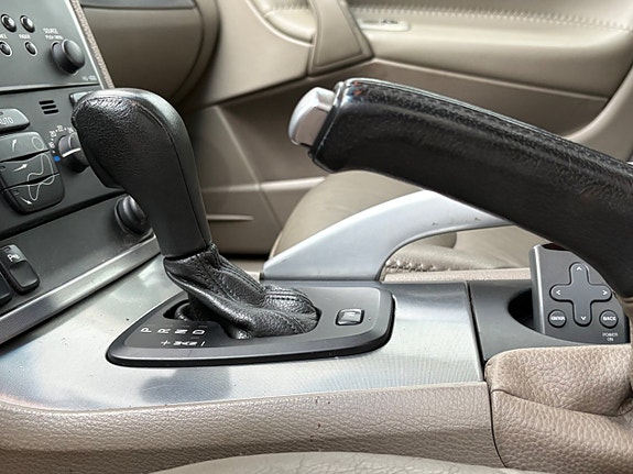 Volvo XC70 13 of 15