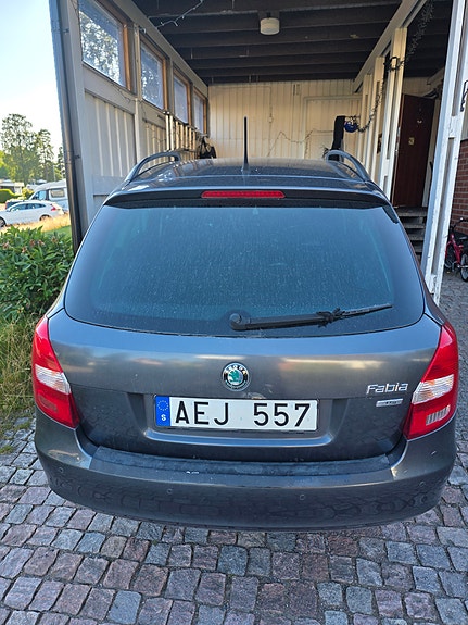 Skoda Fabia 2 of 7