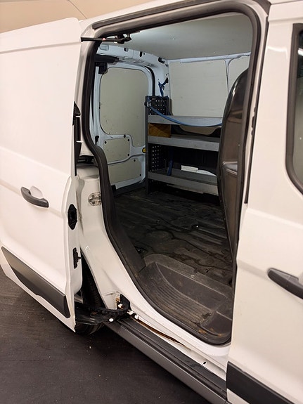 Ford Transit Connect 10 of 21