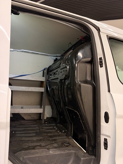 Ford Transit Connect 11 of 21