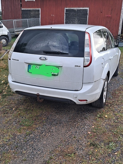Ford Focus 2 of 4