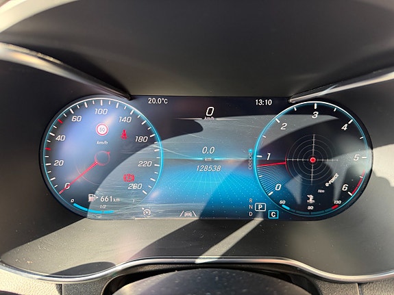 Mercedes-Benz GLC220 d 28 of 30