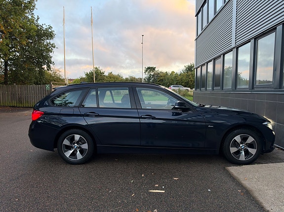 BMW 320d 27 of 27