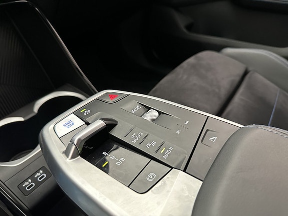 BMW iX1 27 of 30