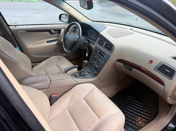 Volvo S60 5 of 6