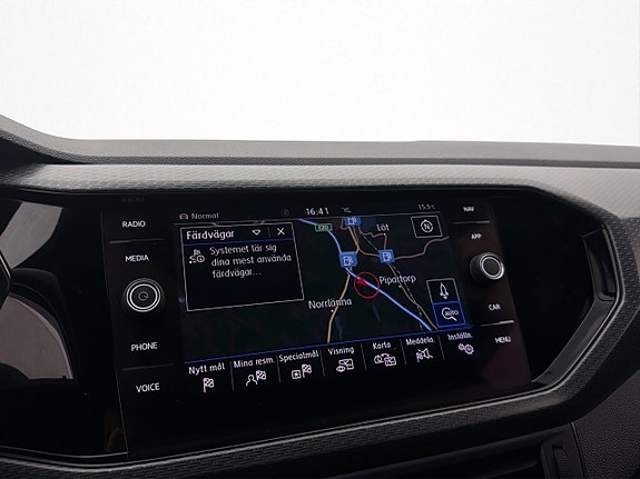 Volkswagen T-Cross 21 of 30