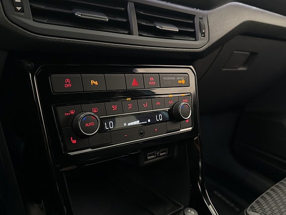 Volkswagen T-Cross 23 of 30