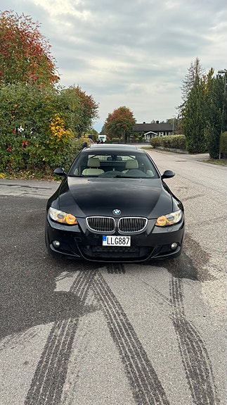 BMW 330d 2 of 9