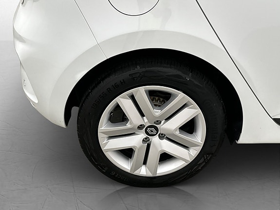 Renault Clio 24 of 25