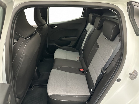 Renault Clio 20 of 25