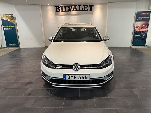Volkswagen Golf Alltrack 3 of 18
