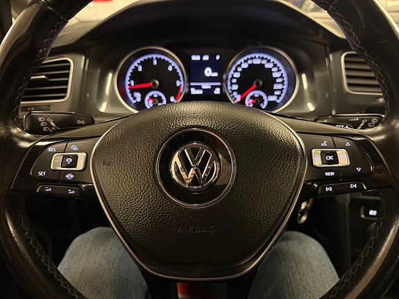 Volkswagen Golf Alltrack 14 of 18