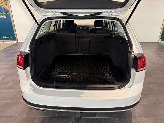 Volkswagen Golf Alltrack 7 of 18