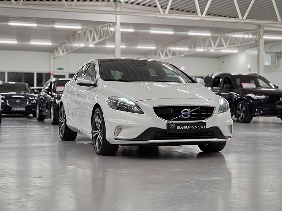 Volvo V40 4 of 25