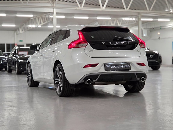 Volvo V40 8 of 25