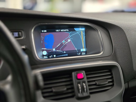 Volvo V40 17 of 25