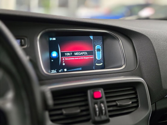 Volvo V40 21 of 25