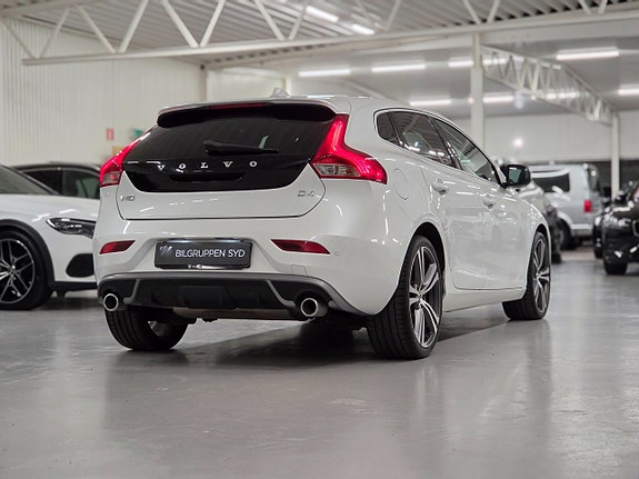 Volvo V40 7 of 25