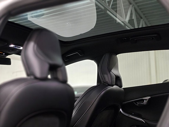 Volvo V40 24 of 25