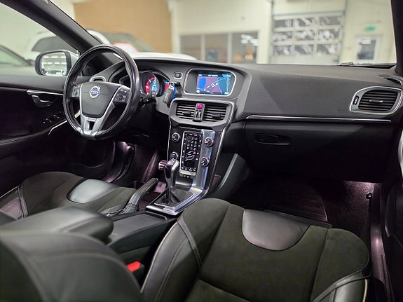 Volvo V40 10 of 25