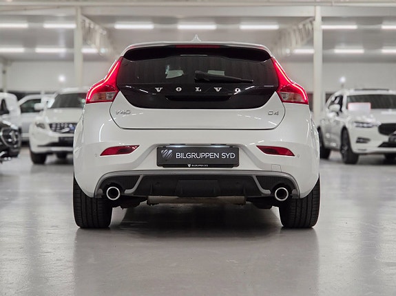 Volvo V40 6 of 25