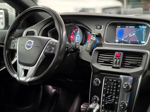 Volvo V40 13 of 25
