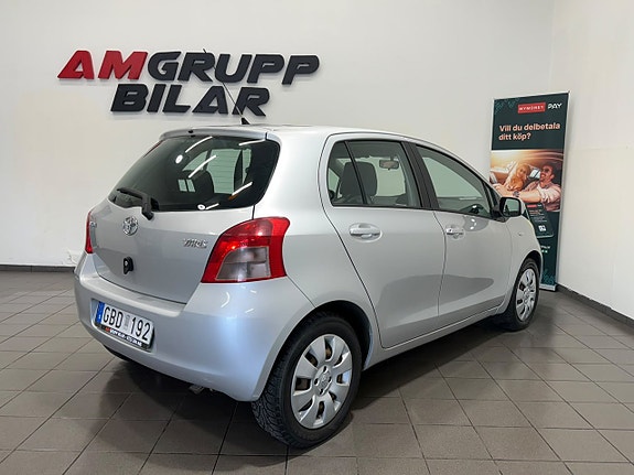 Toyota Yaris 5 of 15