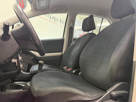 Toyota Yaris 14 of 15
