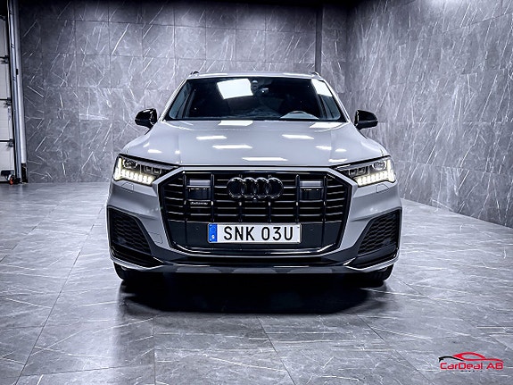 Audi Q7 2 of 30