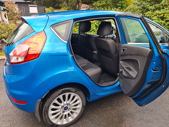 Ford Fiesta 4 of 8