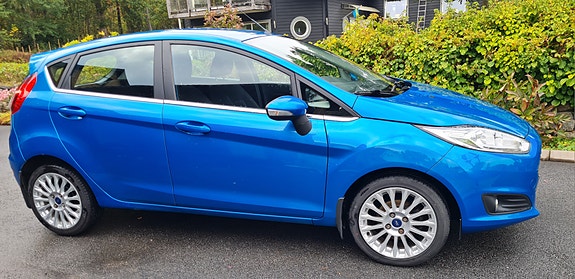 Ford Fiesta 2 of 8