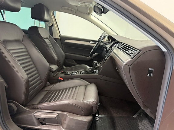 Volkswagen Passat 19 of 24
