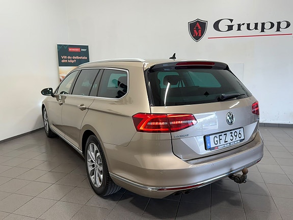 Volkswagen Passat 10 of 24