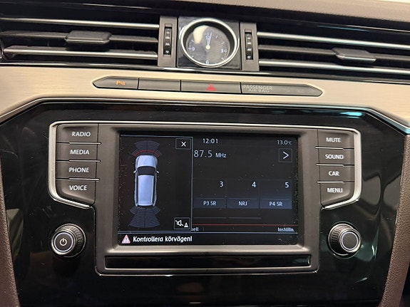 Volkswagen Passat 20 of 24
