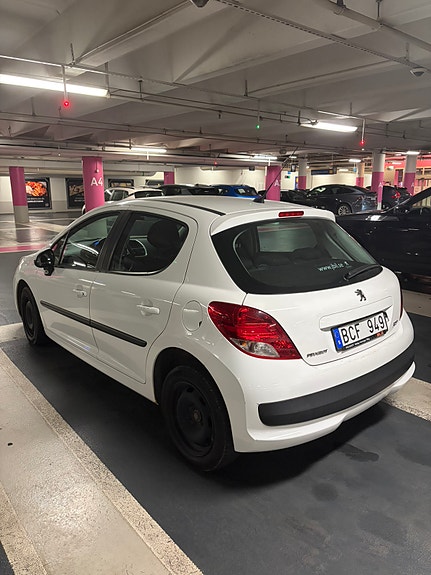 Peugeot 207 3 of 6