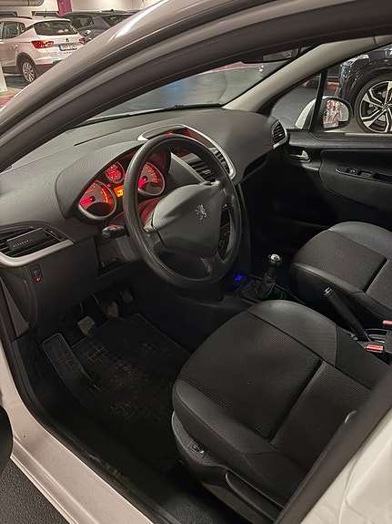 Peugeot 207 5 of 6