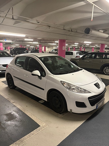 Peugeot 207 2 of 6