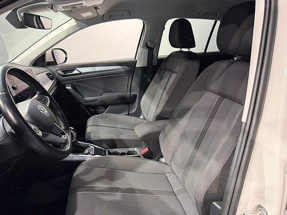 Volkswagen T-Roc 7 of 12