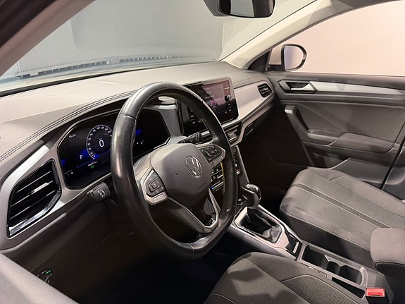 Volkswagen T-Roc 9 of 12