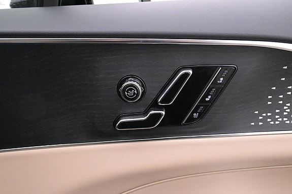Cadillac Lyriq 15 of 27