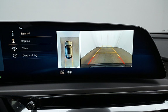 Cadillac Lyriq 16 of 27