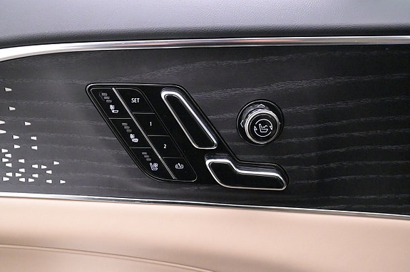 Cadillac Lyriq 13 of 27