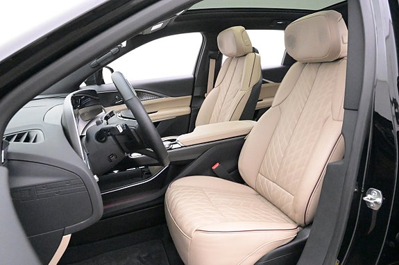 Cadillac Lyriq 10 of 27
