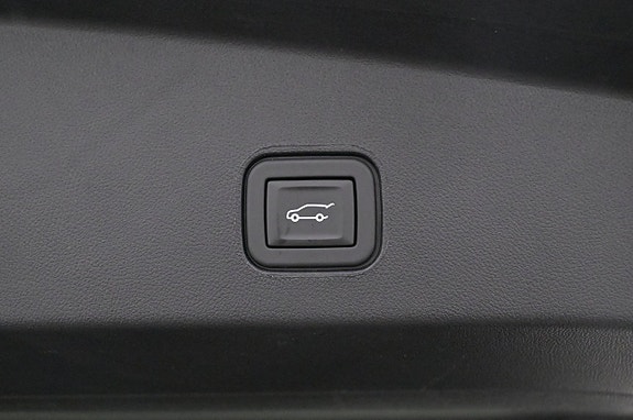 Cadillac Lyriq 25 of 27