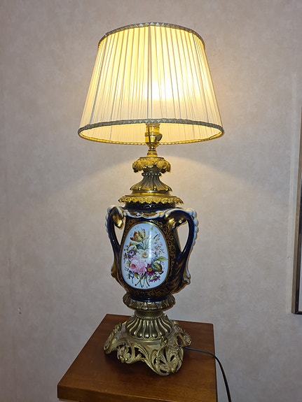 Product image 1 of 8