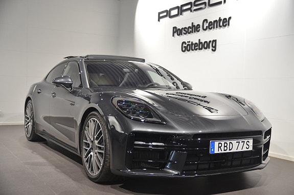 Porsche Panamera Turbo 2 of 18