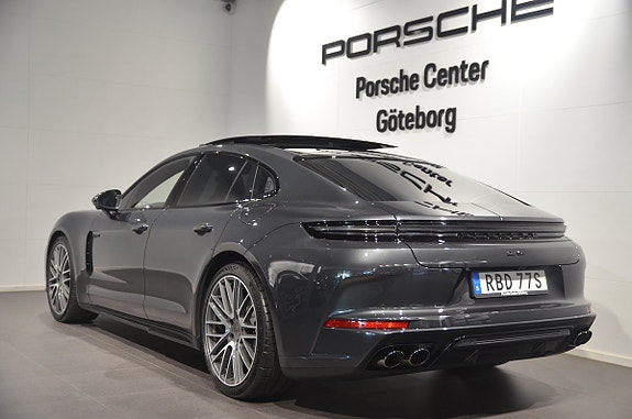 Porsche Panamera Turbo 8 of 18
