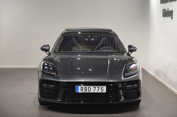 Porsche Panamera Turbo 3 of 18