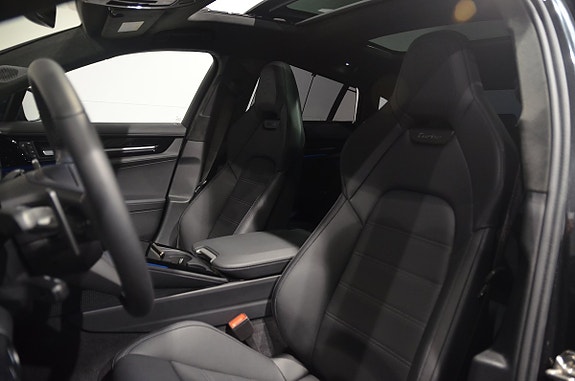 Porsche Panamera Turbo 15 of 18