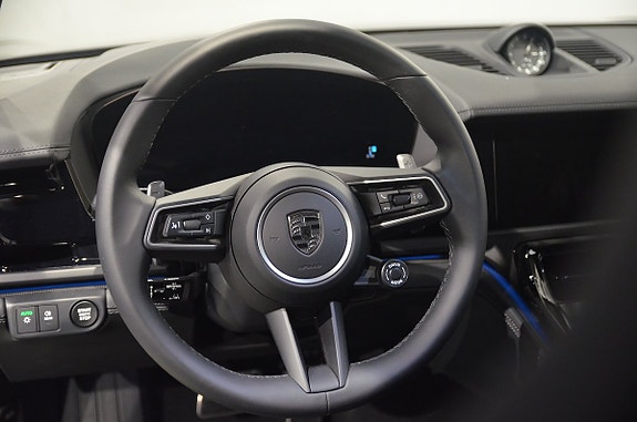 Porsche Panamera Turbo 17 of 18